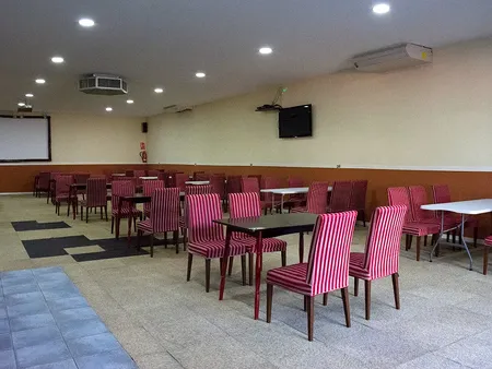 Aikopark Almendralejo zona restaurante 2